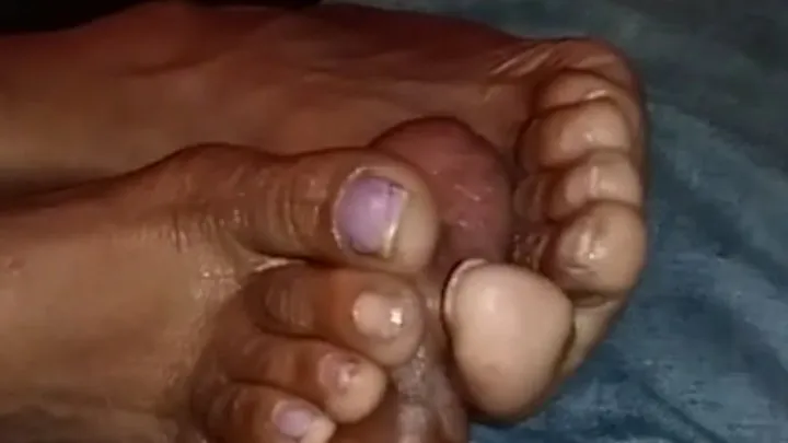 Kiki's Return Ticklish Footjob