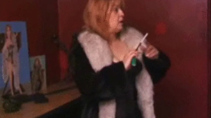 Smoking Hot Mink Fur Mistress