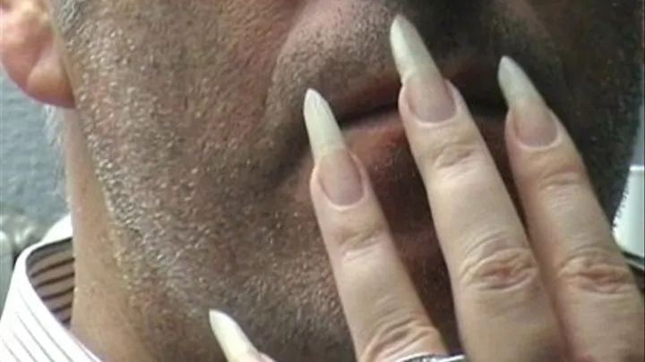 Face scratching with pointed Nails ( )