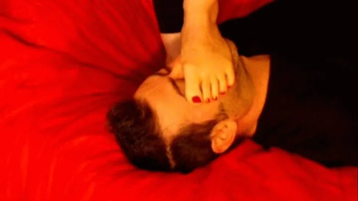 Deepthroating feet CLOSE UP