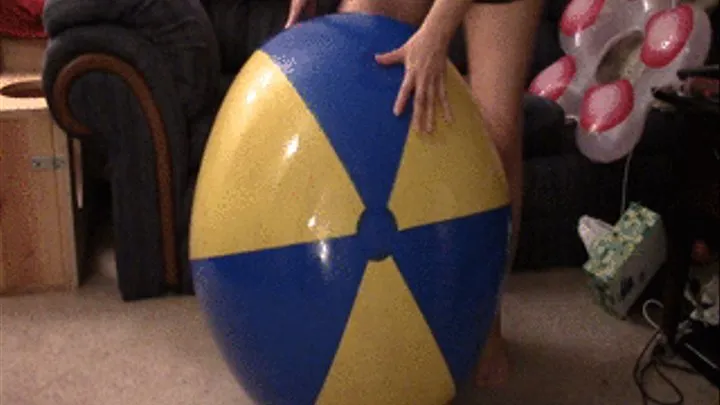 Grinding on Blue and Yellow Beach Ball 2 12 15--MVI 6933