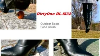 DirtyOne DL-M32 Boots girl outdoor crush part 2