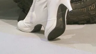 DirtyOne DL-M146 Tokyo Autosalon2014 White boots girls
