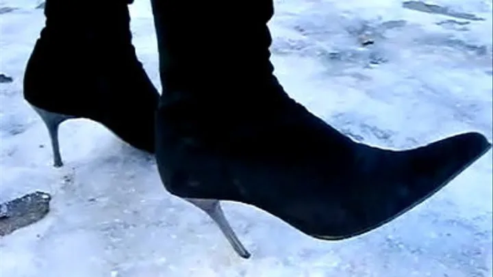 Ice Crushing by boots