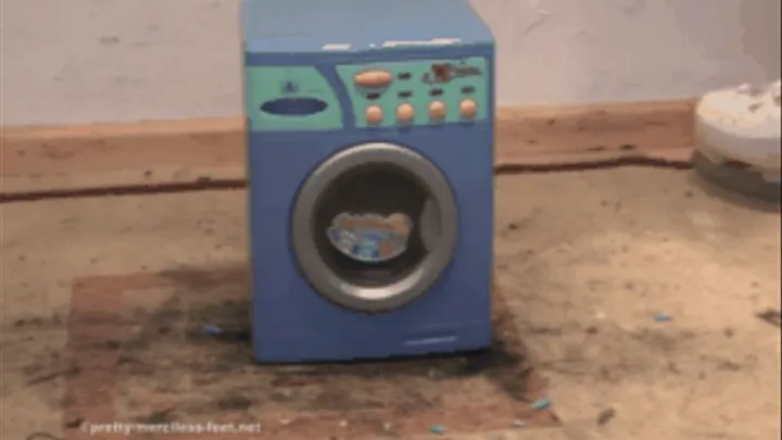 Toy Washing machine under Skates