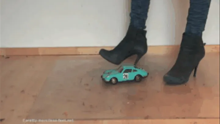 Valuable metal Car under Christins Boots