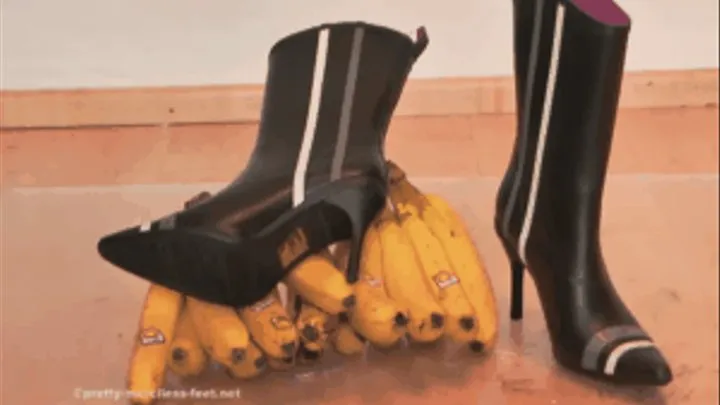 Bananas under Rubberboots