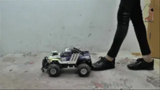 Big RC Car under Christins Sneakers (headview)