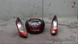 Red Peep toes, red Radio