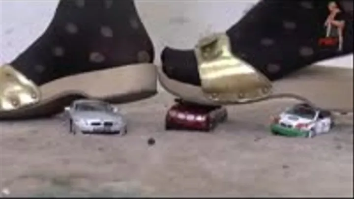 Metal Cars vs wooden mules (Floor)