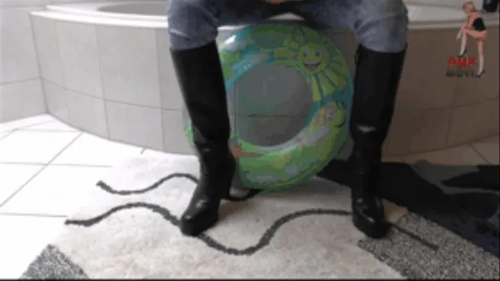 Inflatable ring under Boots