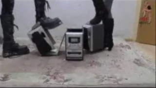 Poor Stereo unit under merciless Boots