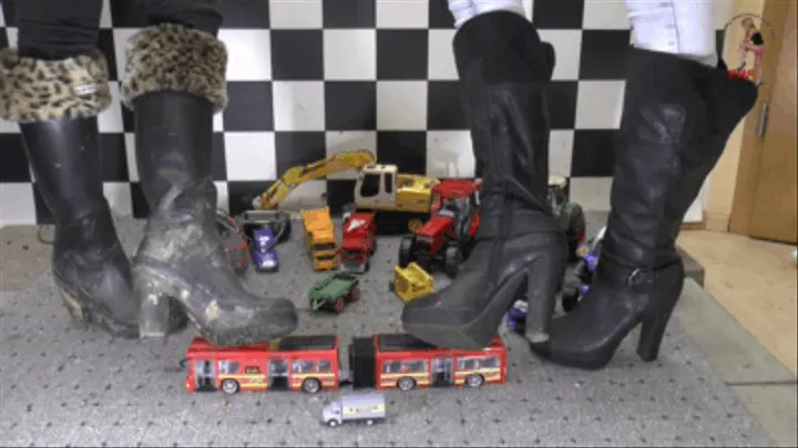 Cars and Truck unter powerful Boots 3