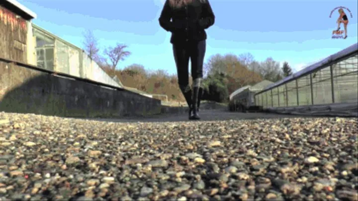 Sundaywalk with glossy Wellies