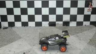 RC-Car under riding Boots