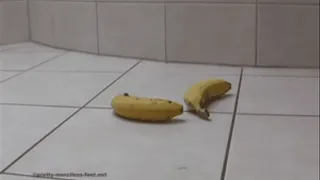 Two Bananas - Two Feet