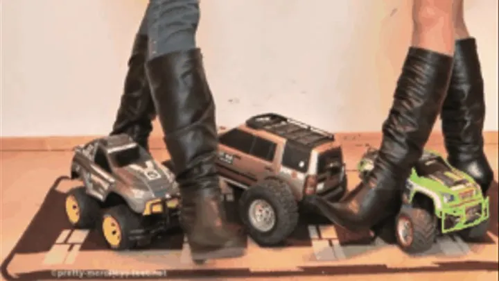 Four RC-Cars VS Boots