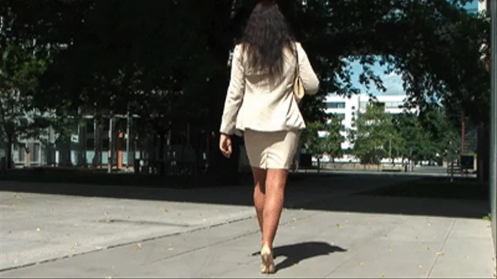 Amazing Heel Sound - Walking, Dipping&Dangling In Italian Stiletto Pumps - Part 1 - A