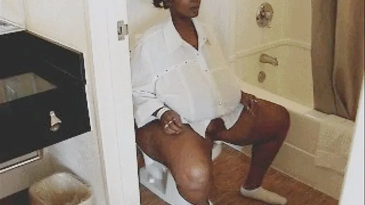 MSCOOKIE EXTREMELY HUGE PREGNANT BELLY & TITS ON DA TOLIET 5