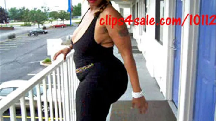 MEET MS HOURGLYSS 40DDS 56IN APPLE N BLK CATSUIT CLP 9