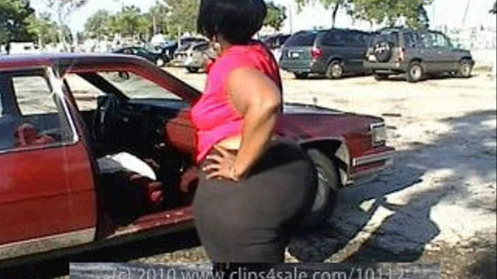 THE 8TH WONDER NEW AZZ FROM THE FRONT N TIGHT JEANS