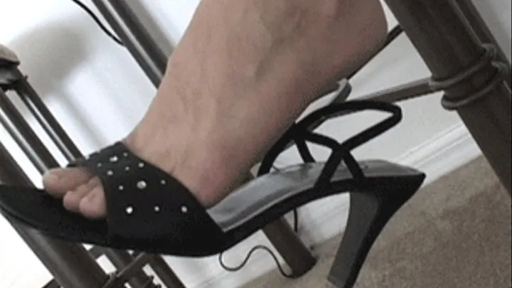 Sexy Black Pump Dangle ( )