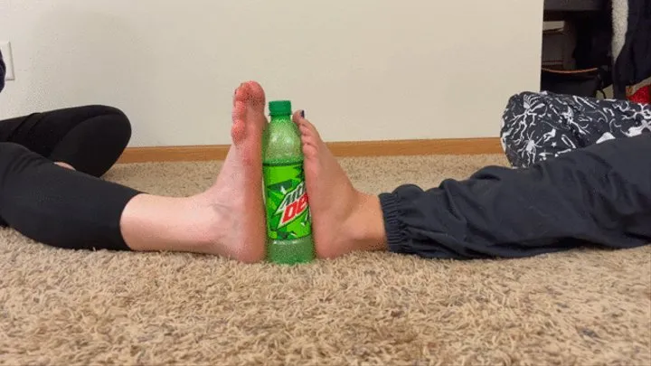 Dylan and kinky feet pose their feet together