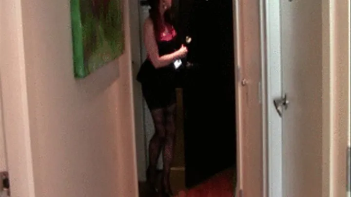 INEED2PEE IPOD - Raven wetting panties & skirt locked out of bathroom