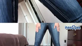 INEED2PEE - Miss Jasmine peeing super skintight jeans