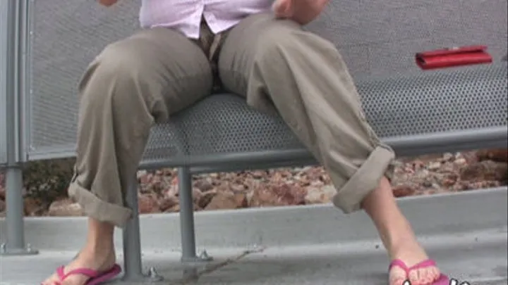 INEED2PEE - Ryan Peees her Pants at Busstop