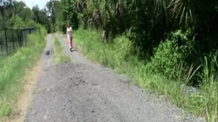 INEED2PEE - Kenna Valentina wetting pants while jogging