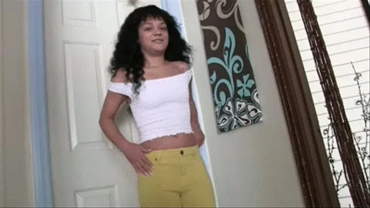 INEED2PEE Kiki Cali Outside Bathroom Pissing Yellow Pants Omo