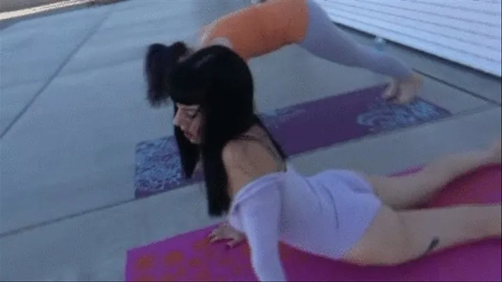 INEED2PEE IPOD Caroline Pierce & Nyxon yoga class wetting spandex