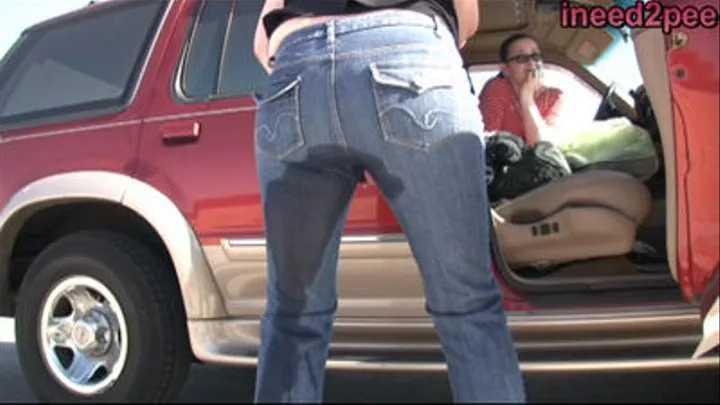 INEED2PEE - Kimberly Wetting her tight jeans on street