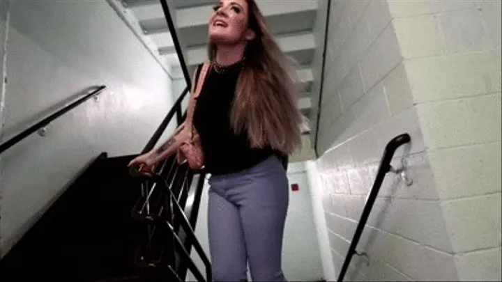 INEED2PEE Whitney Morgan pissing jeggings in hotel stairwell