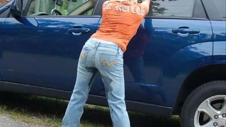 INeed2Pee - WETTING her jeans outside