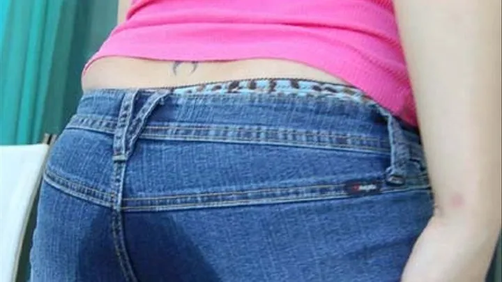 ineed2pee - Louise pisses her tight jeans