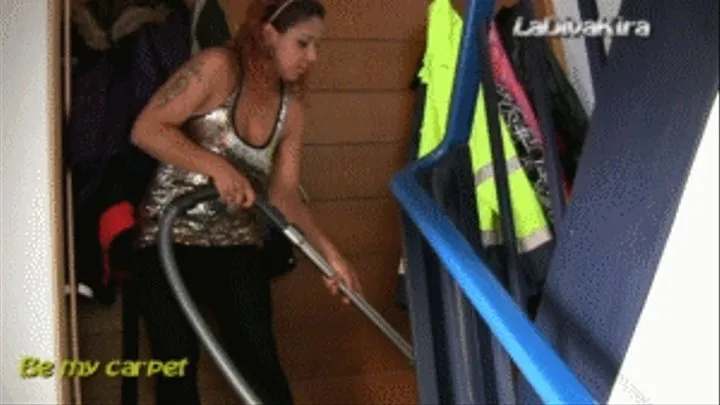 La Diva Kira full power stair vacuuming