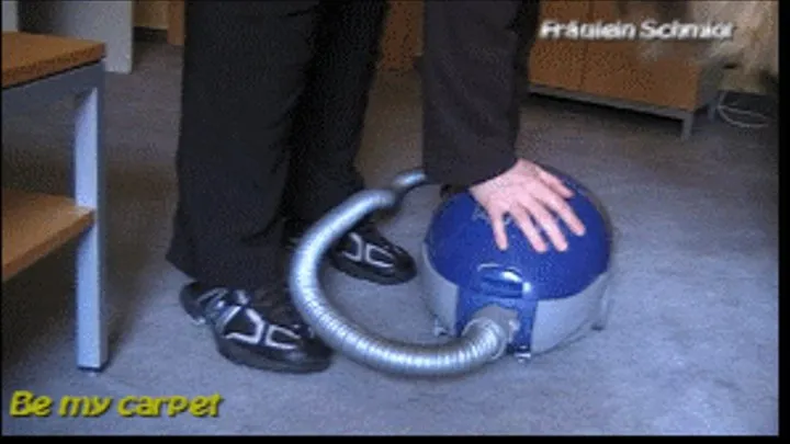 Fräulein Schmidt vacuum with blue vacuumcleaner until cum