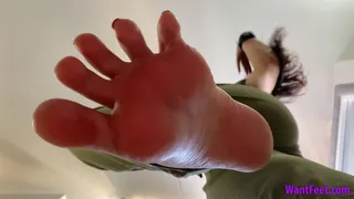 Aubrey Barefoot Stomping