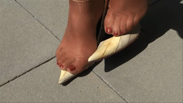 Amazing Heel Sound - Walking, Dipping&Dangling In Italian Stiletto Pumps - Part 1 - A