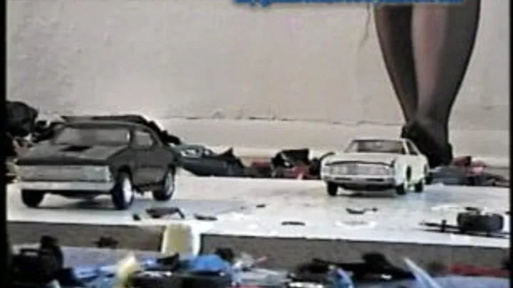 Cars Crushed Under Giantess Feet
