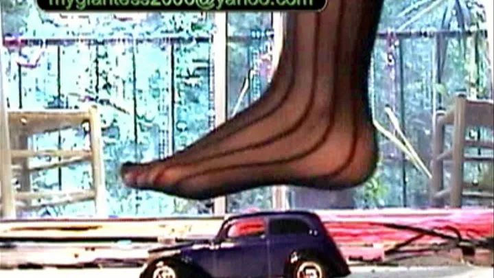 Stomp Session XXX . Giantess Sandrha. Car 8 B