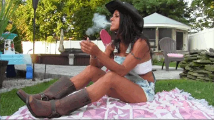 BROOKE - Cowgirl Smoker