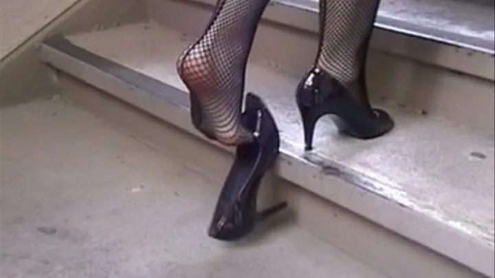 Peep toe high heels & fishnet stockings - The steps - Part 1 of 2