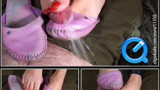 SMELLY SLIPPERS & FOOTJOB 2010-12-20