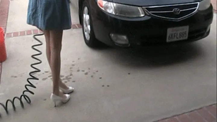 Barelegged car wash ~ White peep toe heels