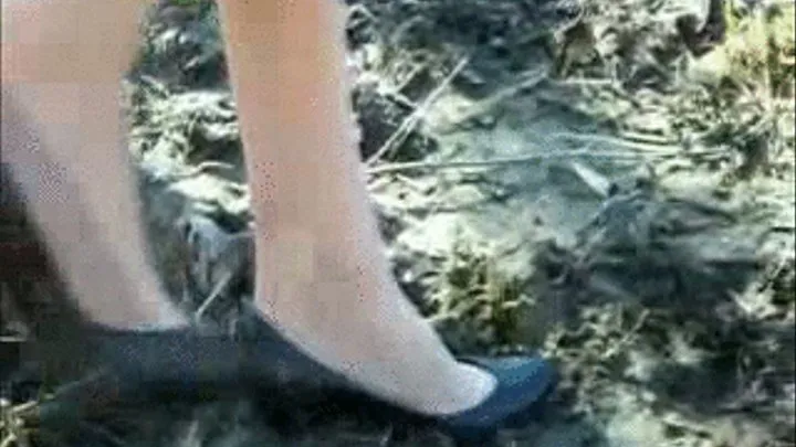 Black leather high heels in the mud ~ FC