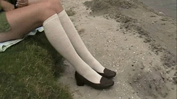 Low heels & knee socks in the surf