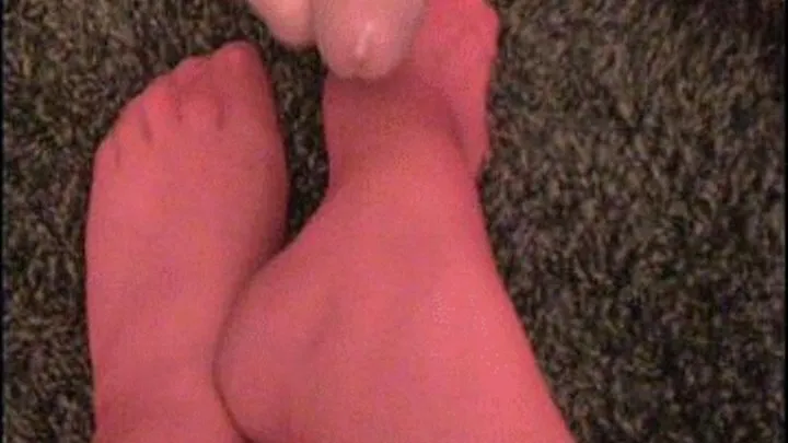 Cum on my sexy nylon feet!!!